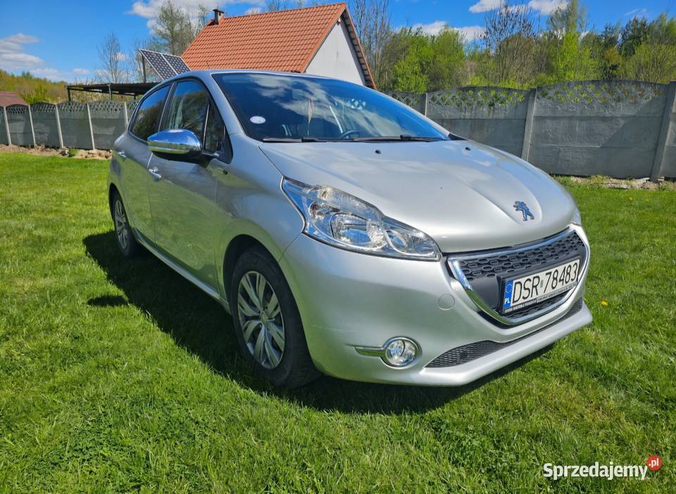 Peugeot 208 120 przebiegu światła do jazdy dziennej