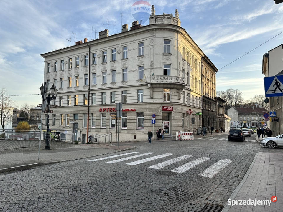 Całe piętro w reprezentacyjnej kamienicy Centrum Sprzedaż
