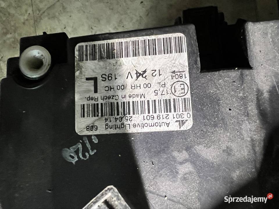 Cała Lampa a4b7 anglik osobowe Lampy przednie podlaskie sprzedam