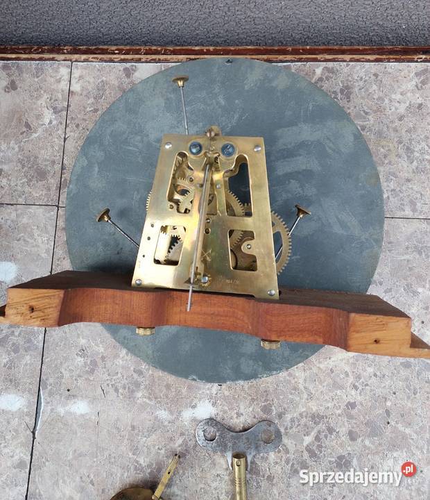 Stary okrągły zegar ścienny klubowy przedwojenny Antyki pomorskie Tczew