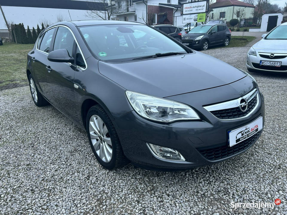 Opel Astra Cosmo J 20092019 nieuszkodzony