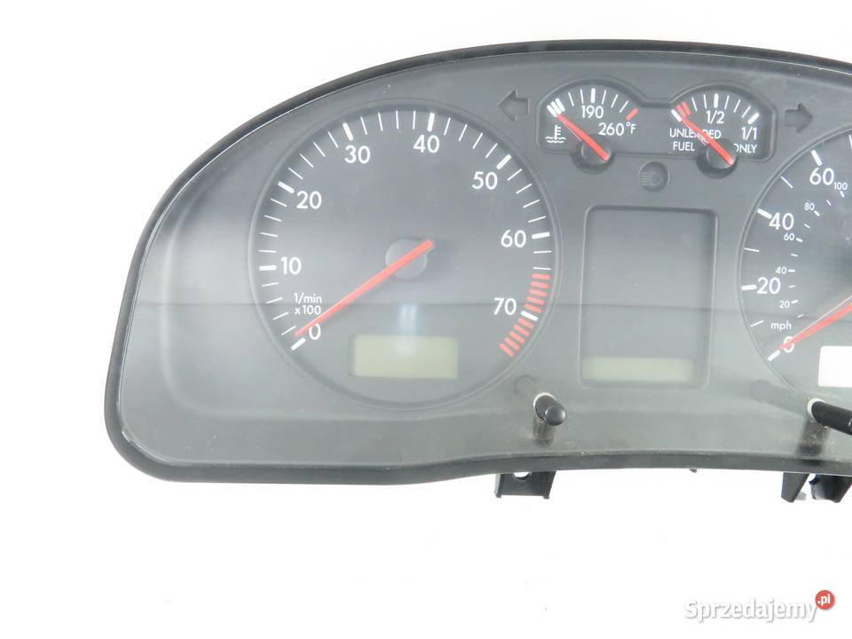 LICZNIK VW PASSAT B5 18 T 3B0919930S