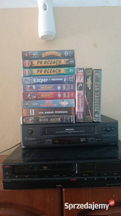 Dwa magnetowidy i 12 kaset VHS sprzedam