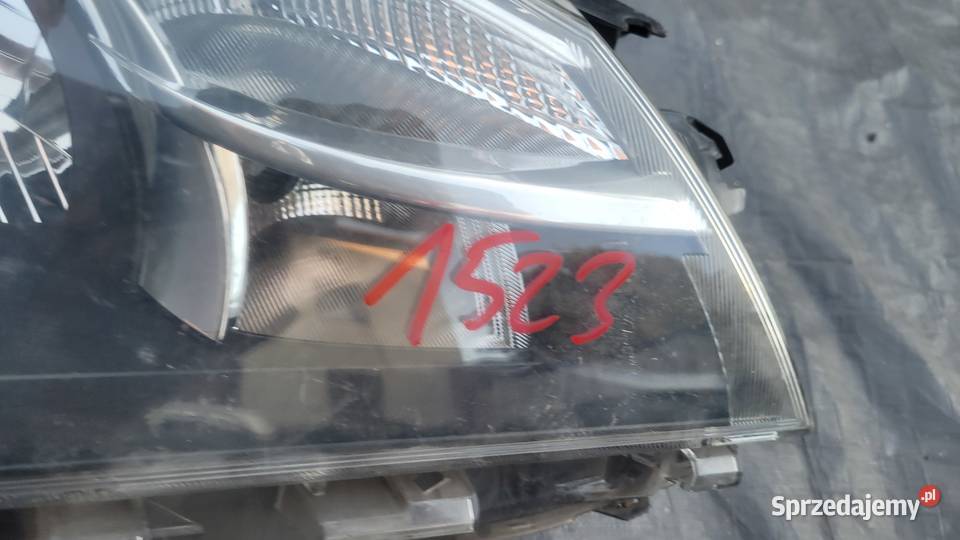 TOYOTA YARIS III 3 LIFT REFLEKTOR PRAWY LAMPA Ruda Śląska