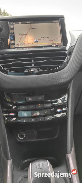 Peugeot 2008 16 BlueHDI Led Navi zadbany światła LED Rzeszów