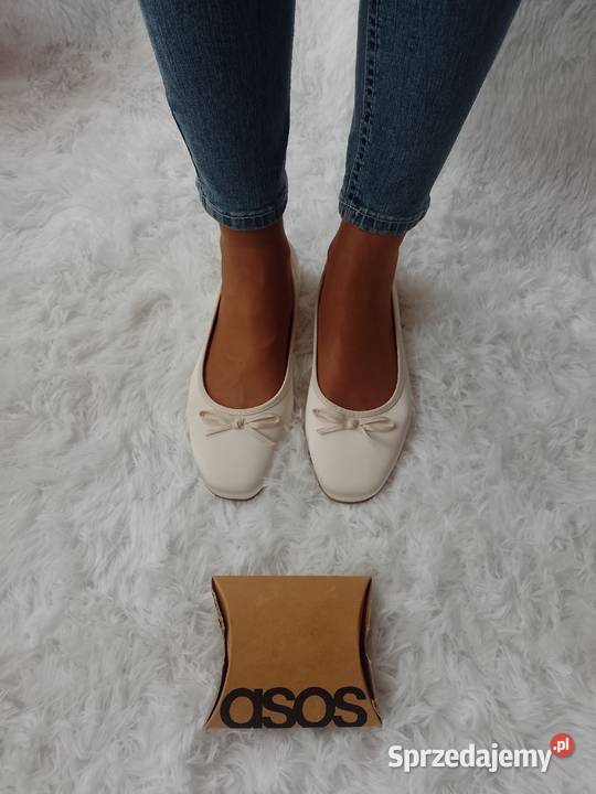 41 ASOS Design Kremowe baleriny z kokardką z