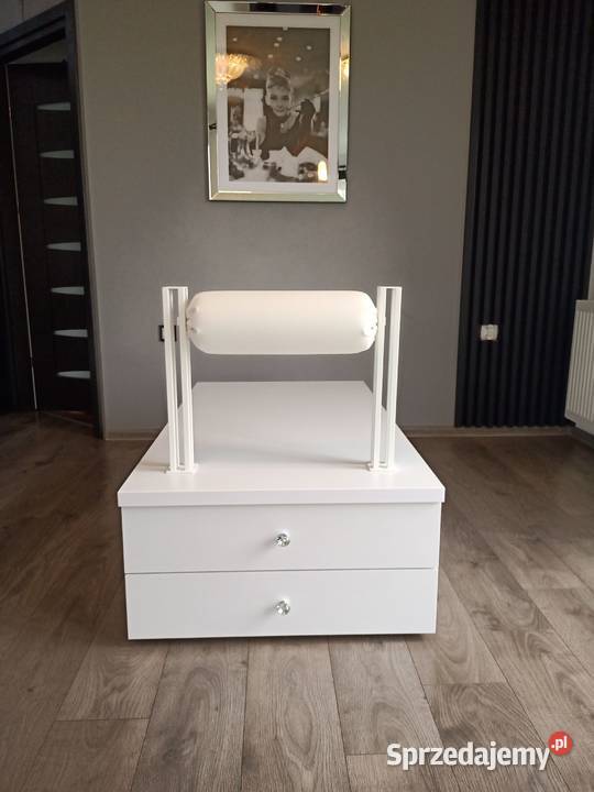 Stanowisko podest do pedicure z podnóżkiem Sierakowice