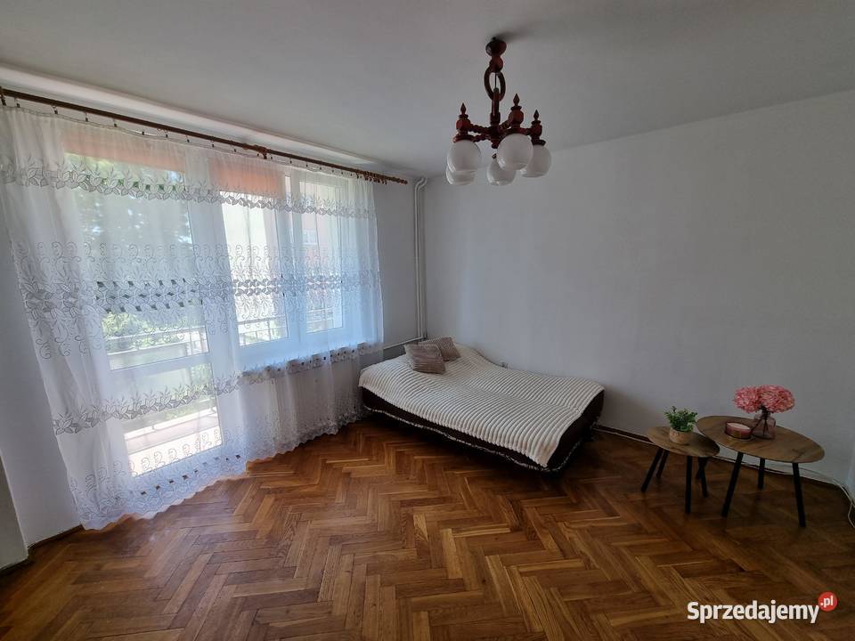 Mieszkanie 305 m z oddzielną kuchnią i balkonem Kraśnik