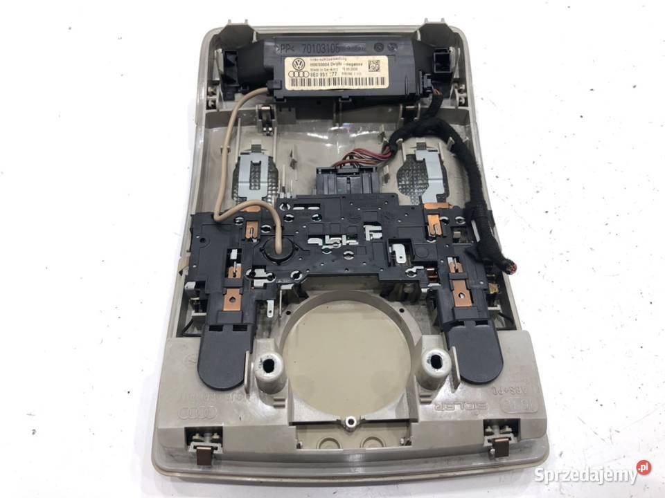 LAMPA SUFITOWA AUDI A4 B7 8E0951177 Kombi 0408 osobowe