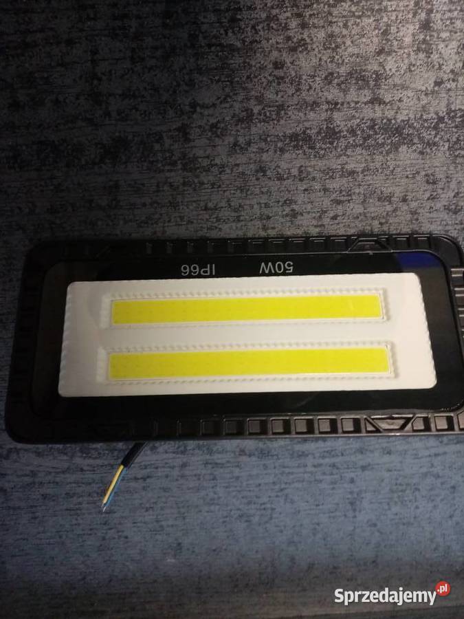 lampa 50wLED COB230vsprawdza się w kanalegarażu