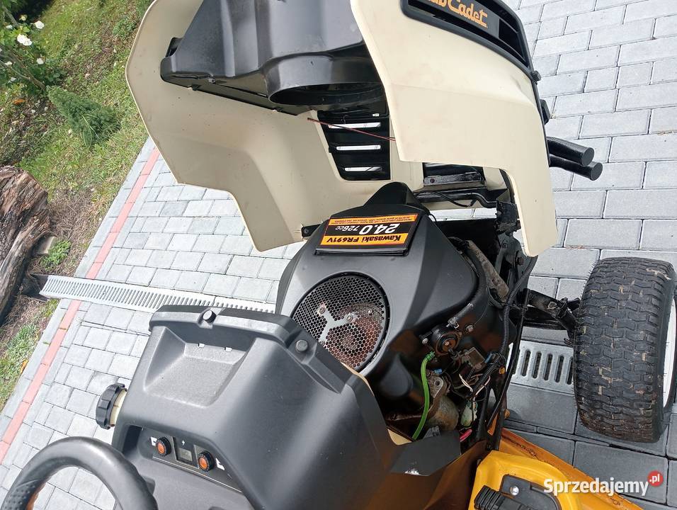 Sprzedam traktorek kosiarkę cub cadet Skorków