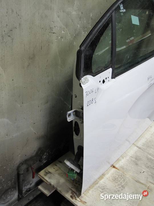 PEUGEOT 208 I 13r drzwi lewe przód