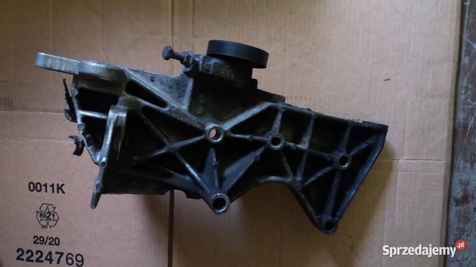 Łapa alternatora pompy wspomagania Renault Clio