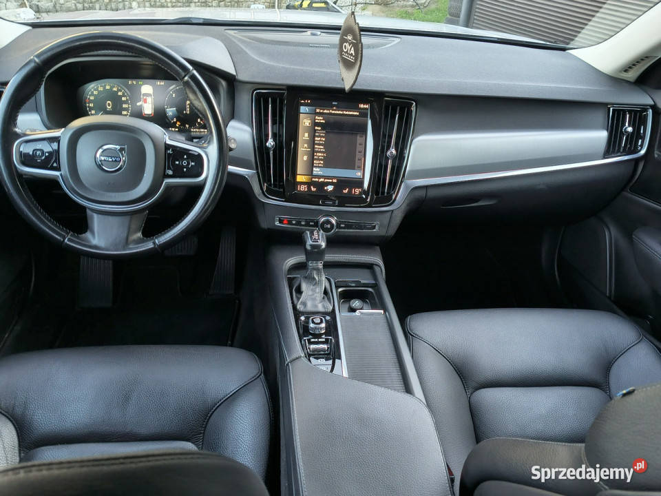 Volvo V90 20d 150 Business Servis ASO gniazdo USB