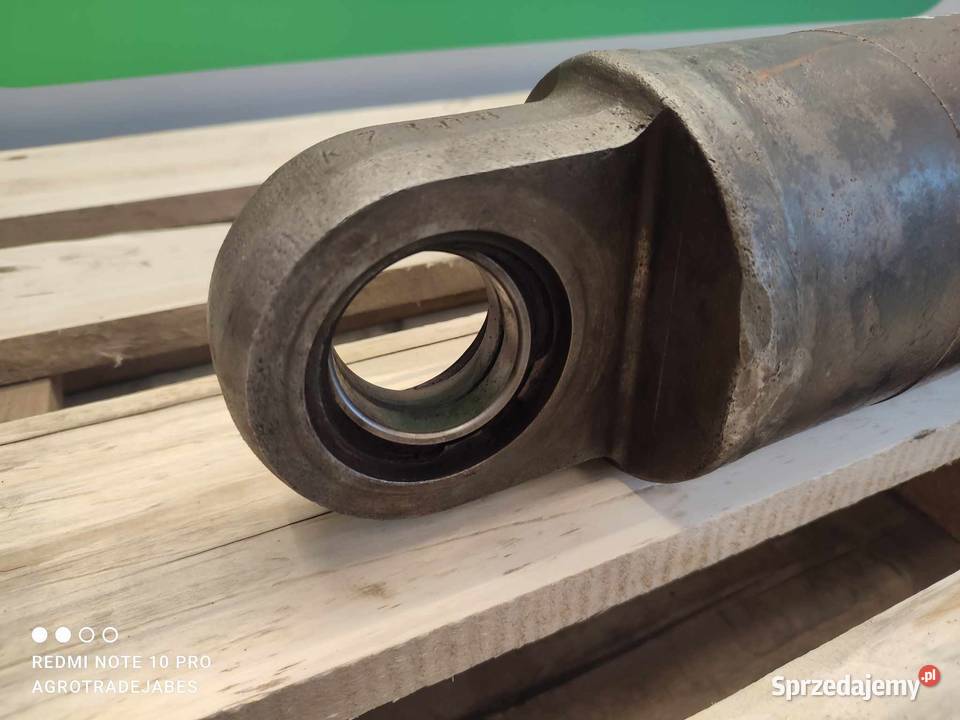 Cylinder hydrauliczny Terex ATT 400 Wilkowo