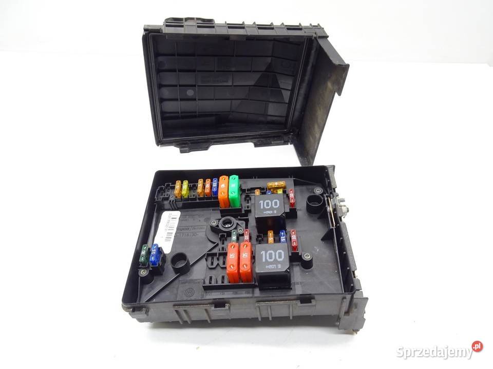 SKRZYNKA BEZPIECZNIKÓW 1K0937125D A3 8P LEON II