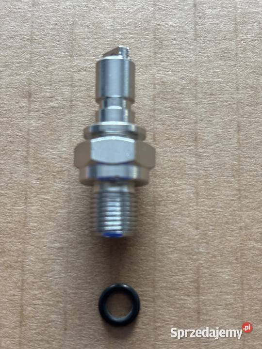 Króciec do zaworu suchego skafandra doczołowy