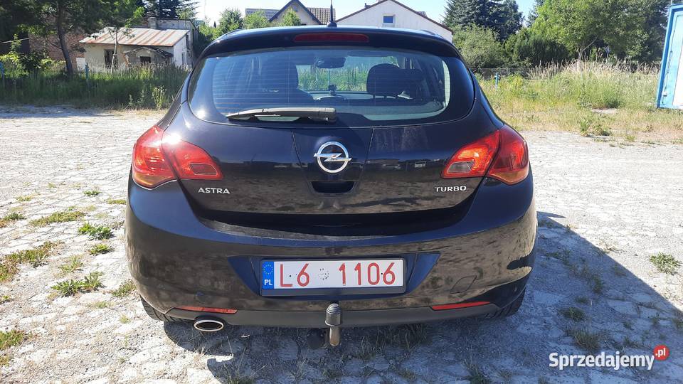 Opel Astra 14 Turbo 140 2011 r Zadbana Opłacona lakier metallic Astra sprzedam
