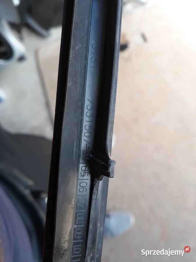 BMW 2 F46 LISTWA USZCZELKA SZYBY LEWA 7331507 Międzychód