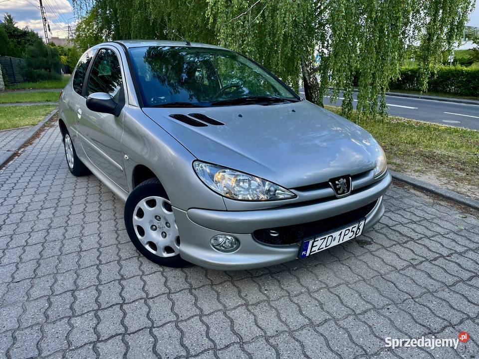 ZadbanyPeugot20614Benzyna160PrzKlimaWspKier2003rM