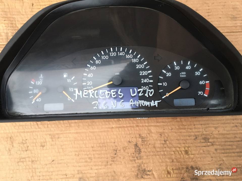 Licznik Mercedes w210 26 v6 A2105401611 osobowe Chojnice