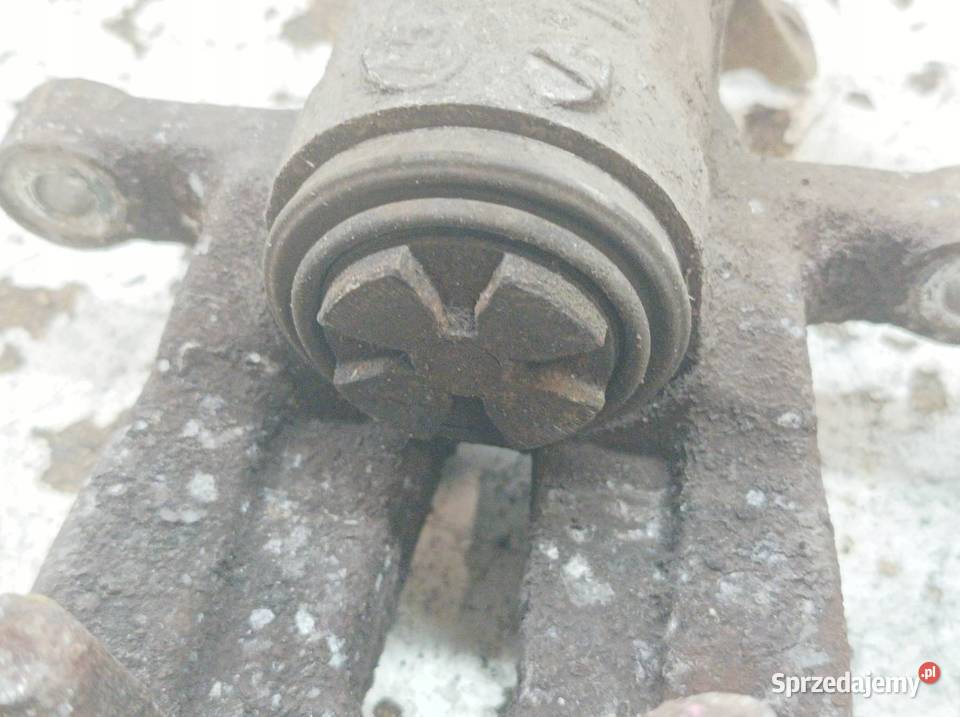 ZACISK HAMULCOWY PRAWY LEWY TYŁ KPL 15 DCI Rok produkcji 2016 Zaciski i jarzma