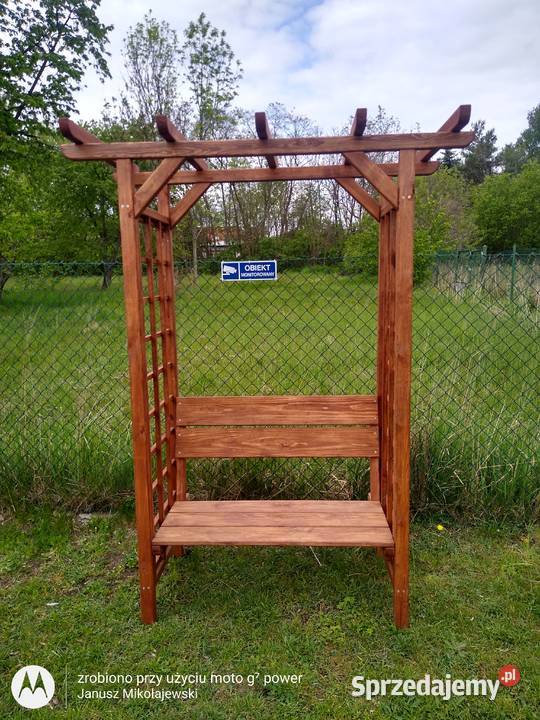Pergola z ławką