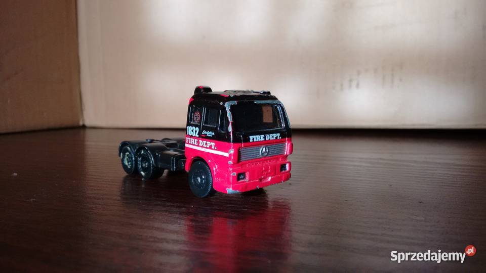 Mercedes ciągnik siodłowy MAISTO 2531 podkarpackie Stalowa Wola