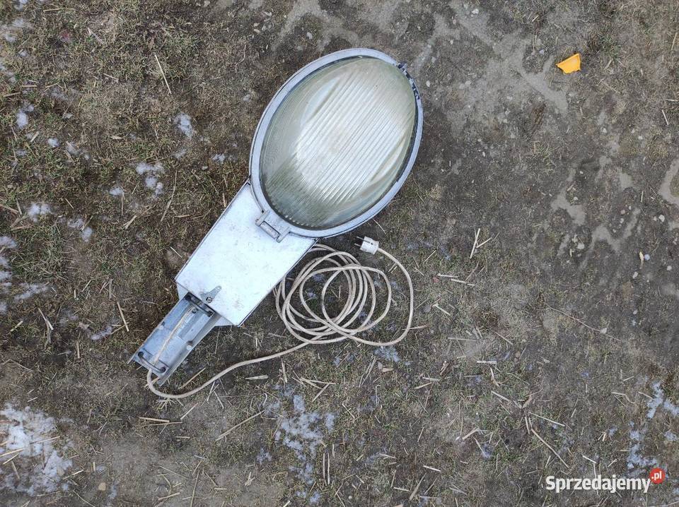 Lampa oświetleniowa zewnętrzna 400 sprawna Radomsko