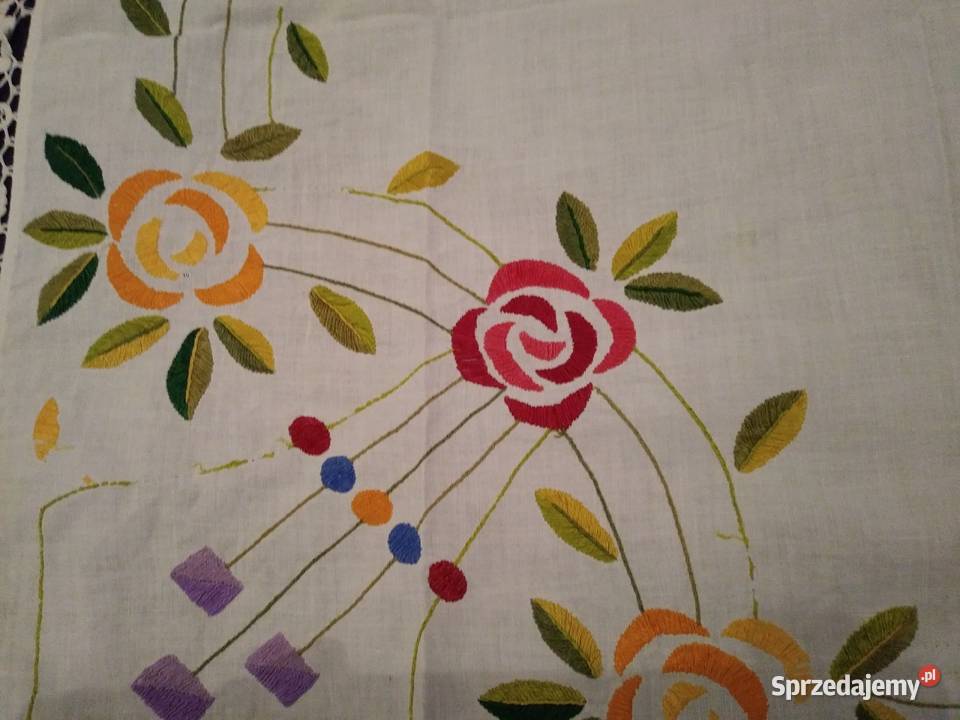 Ręcznie haftowana serweta Kielce