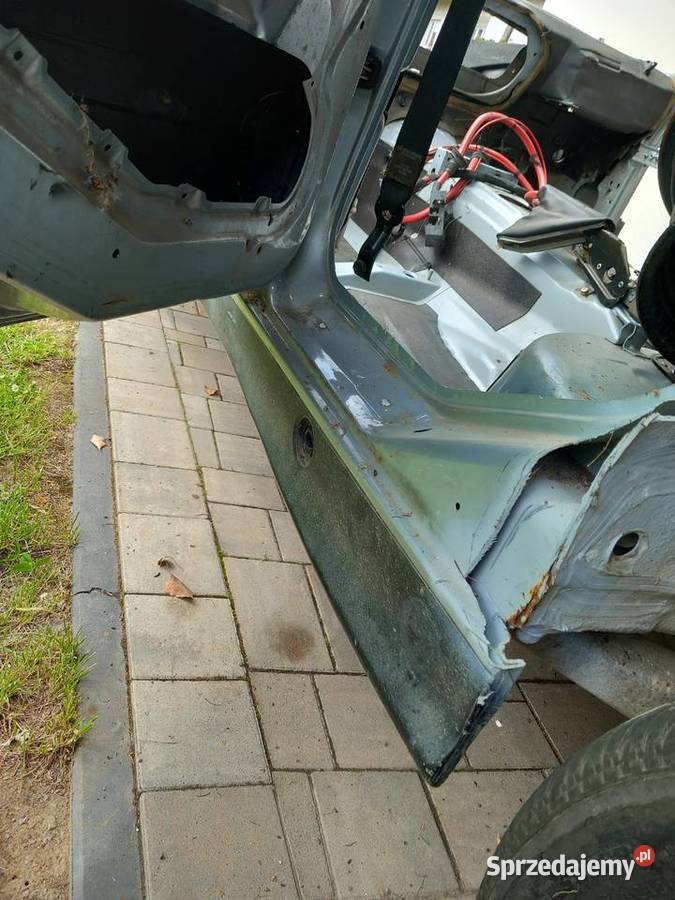 BMW e36 Sedan podłoga progi Brzozów sprzedam