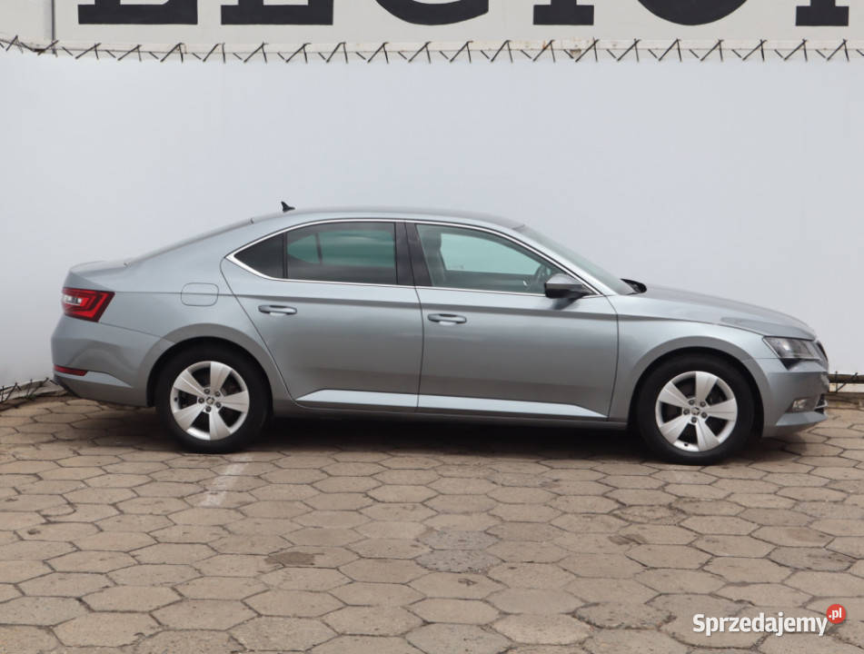Skoda Superb 15 TSI reflektory ksenonowe Superb Škoda Łódź