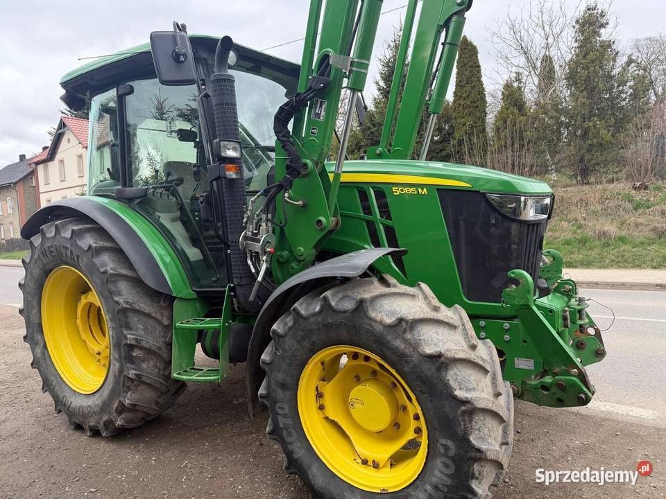Ciągnik rolniczy John Deere 5085M 2015 Ciągniki