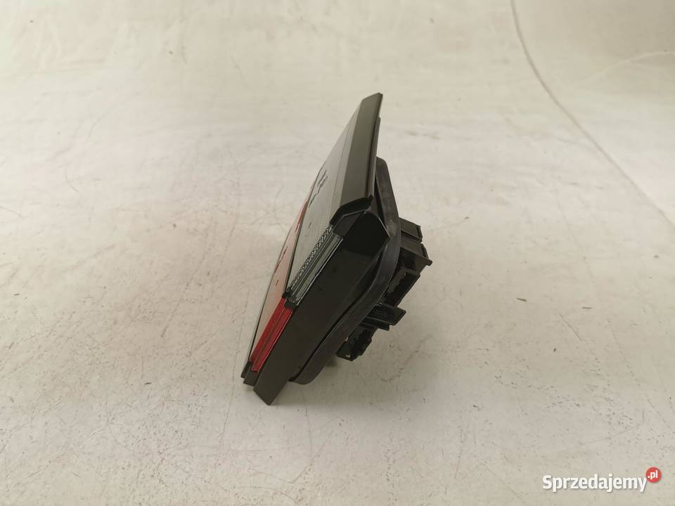 LAMPA LEWY TYŁ KLAPY VW PASSAT B3B4 19881997 osobowe