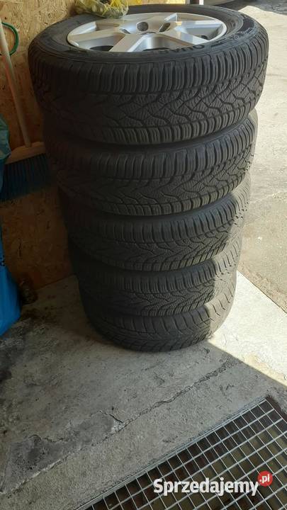 Sprzedam opony z felgami zadbane golf 5 Samochodowe Konin sprzedam