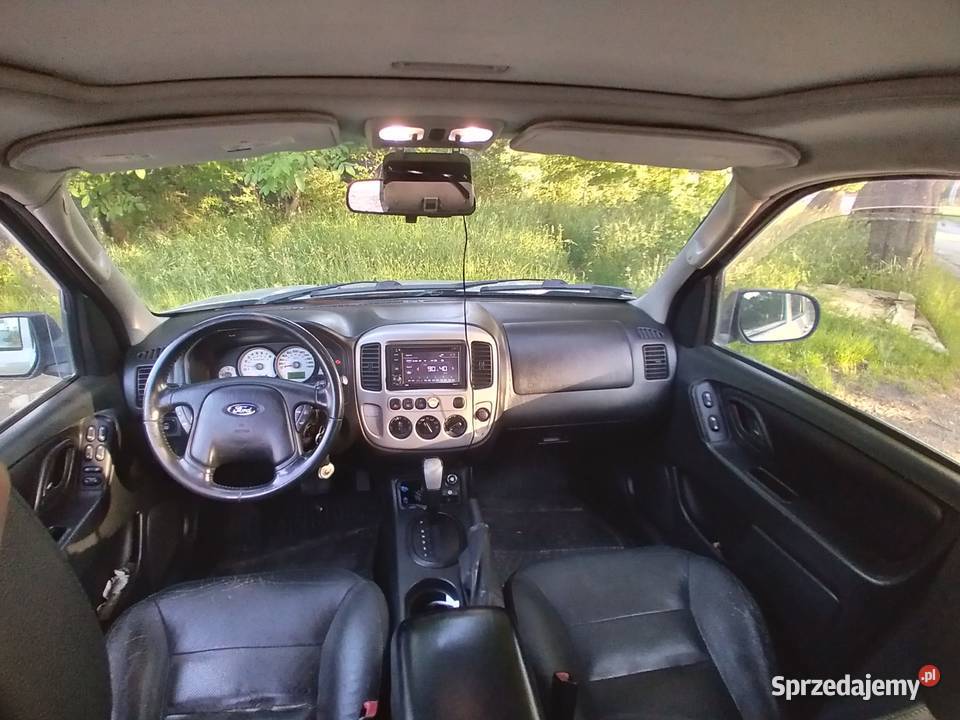 Maverick II 30 V6 24V AWD 4X4 na biwak rybki