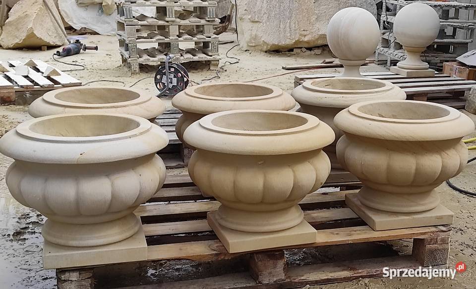 Donica z piaskowca kamień naturalny Kamienna Góra