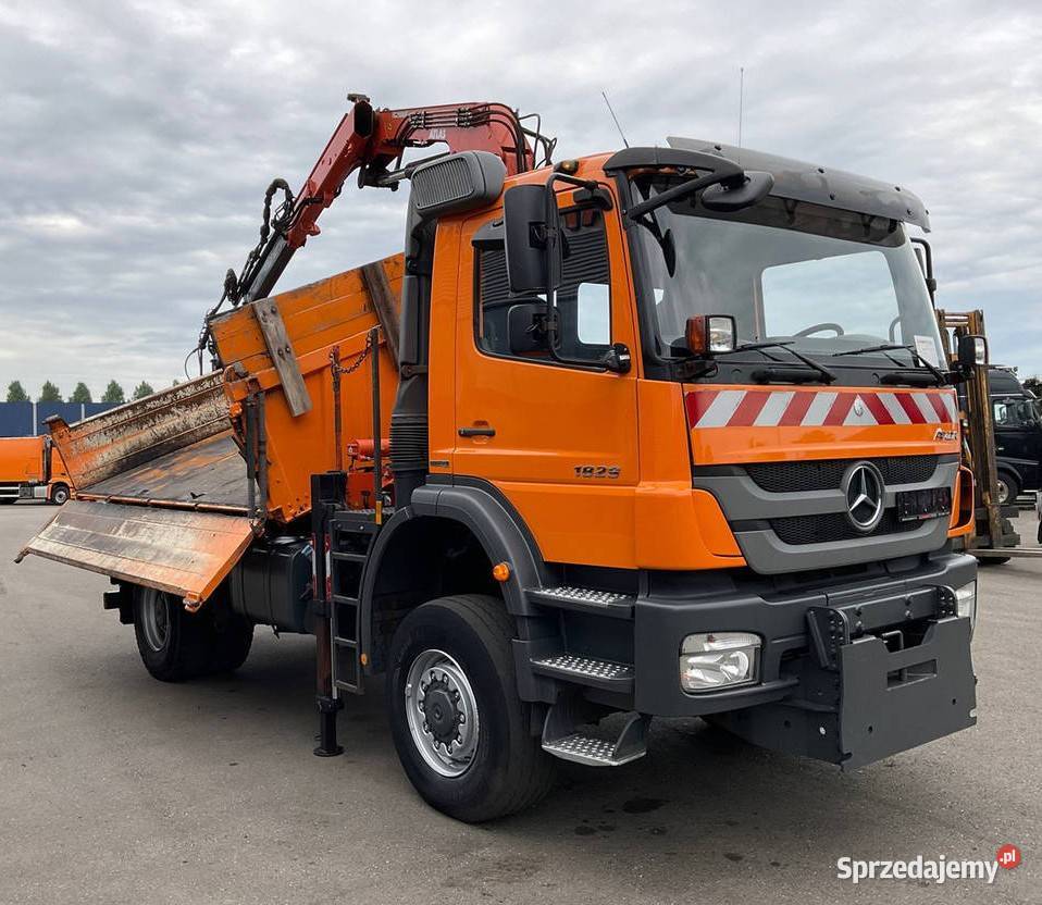 Wywrotka 4x4 z dzwigiem Mercedes nie Warszawa sprzedam