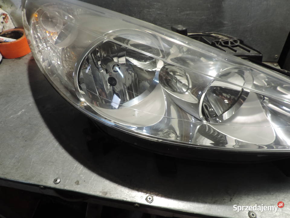 LAMPA PRAWY PRZÓD PRZEDNIA PEUGEOT 207 FL Nowy Sącz sprzedam