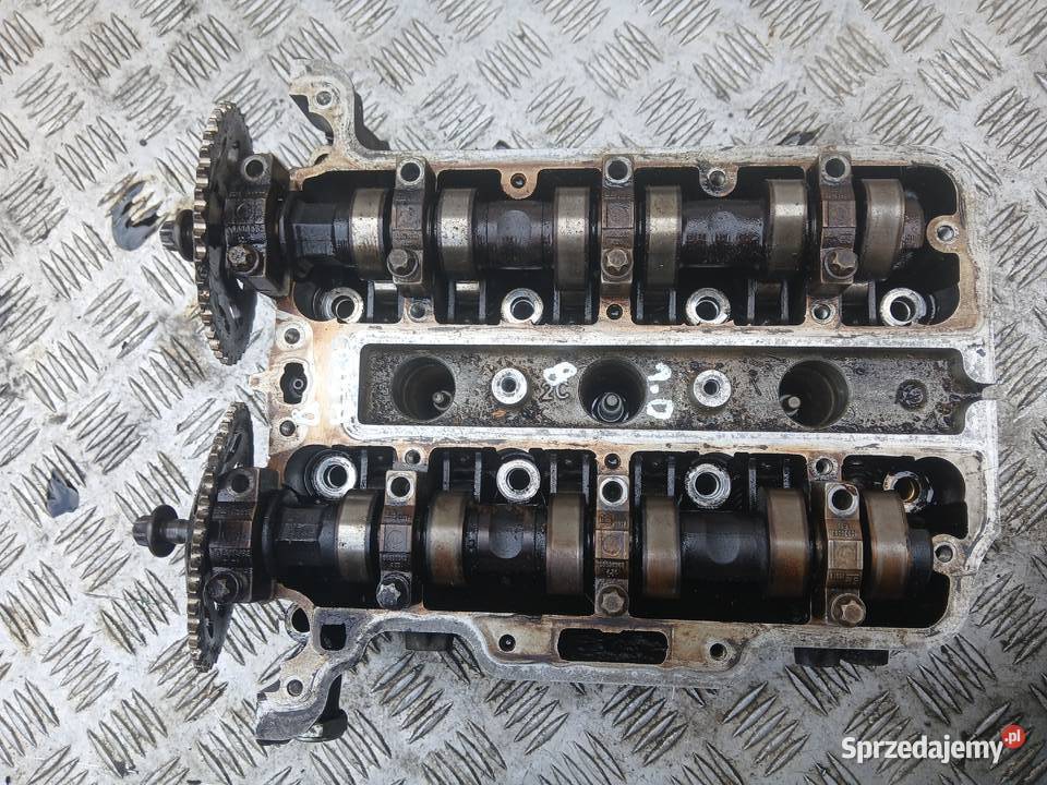 Głowica silnika 55355431 Opel 1012V Z10XEP małopolskie