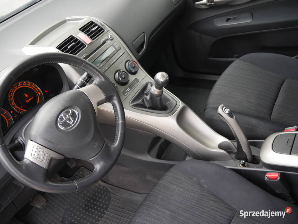 TOYOTA AURIS 14 Salon Polska 5 drzwi 2 x OPONY manualna Gostynin