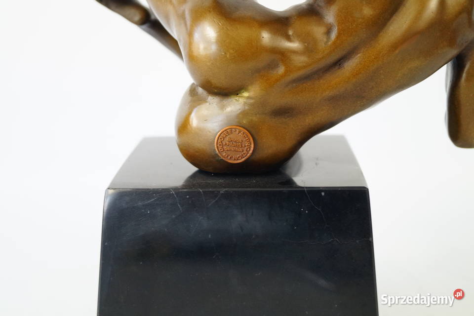 Mężczyzna siłacz kulturysta z brązu rzeźba Gizałki