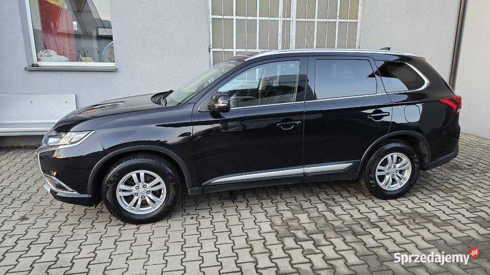 Mitsubishi Outlander 22 DID Top ClearTec 4WD Rok produkcji 2018 Nowy Świętów
