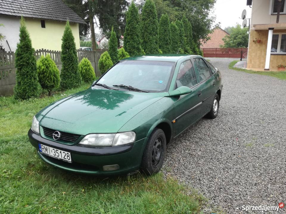 Opel Vectra 16 16V 1996r Pierzchne
