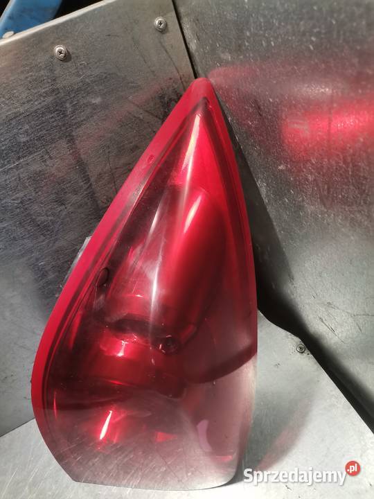 NISSAN PRIMERA P12 HB LAMPA PRAWY TYŁ Lampy tylne Nowy Sącz sprzedam