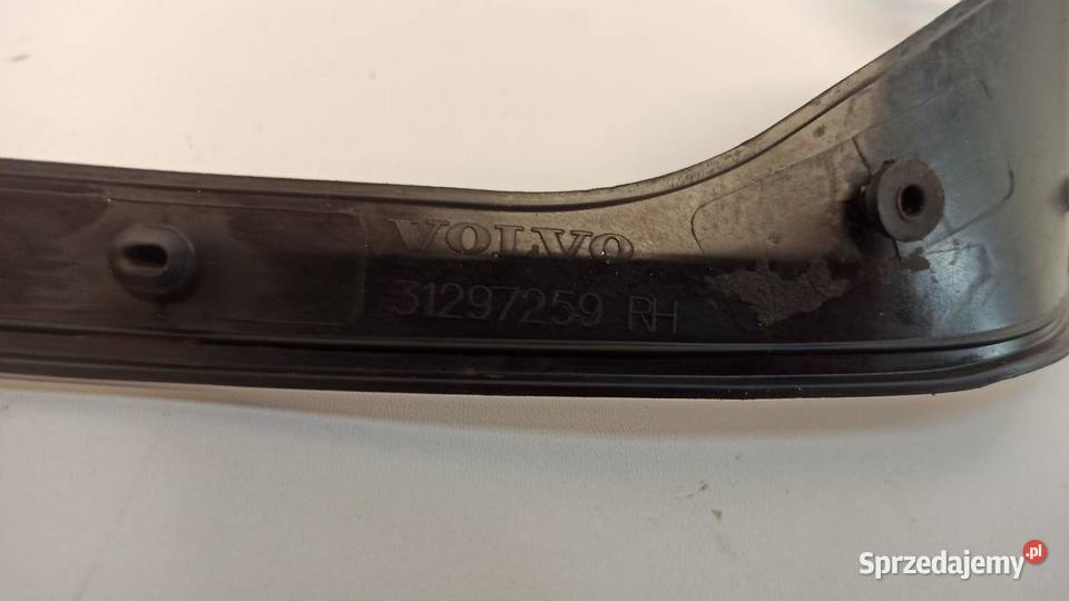 VOLVO XC70 II USZCZELKA KLAPY TYŁ PRAWA 31297259 osobowe Części samochodowe