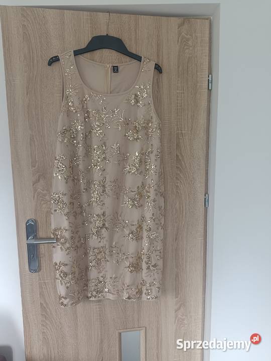 Elegancka sukienka Korytnica