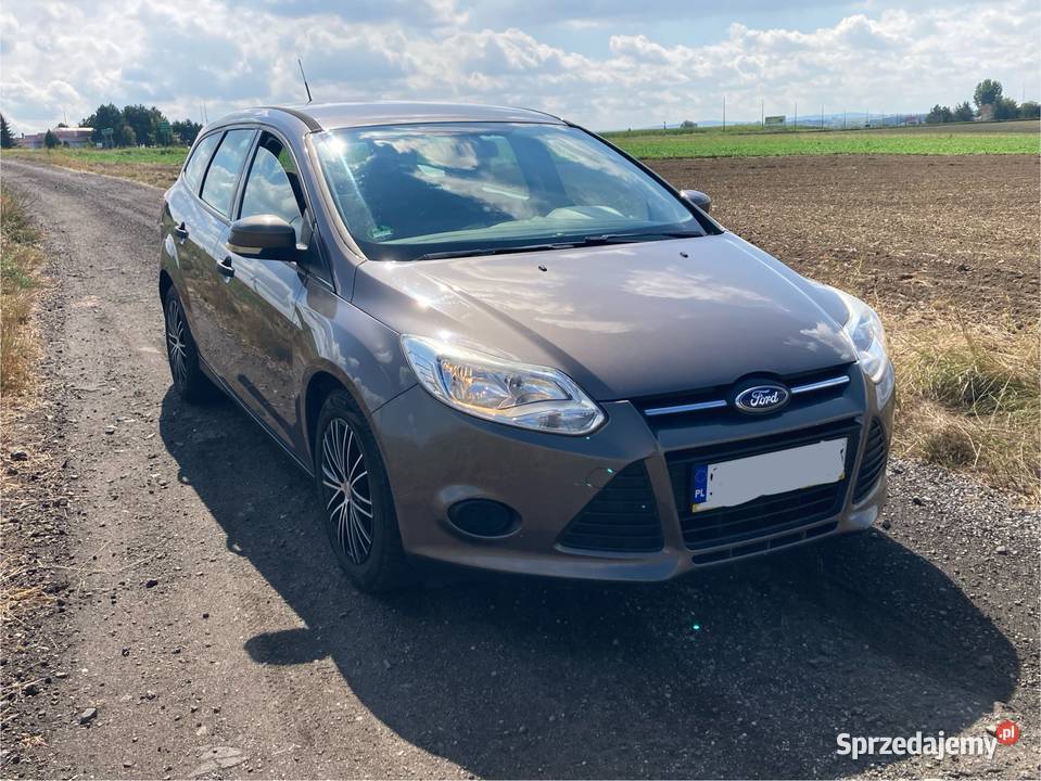 Ford Focus benzyna kombi mały przebieg światła do jazdy dziennej Focus śląskie Racibórz