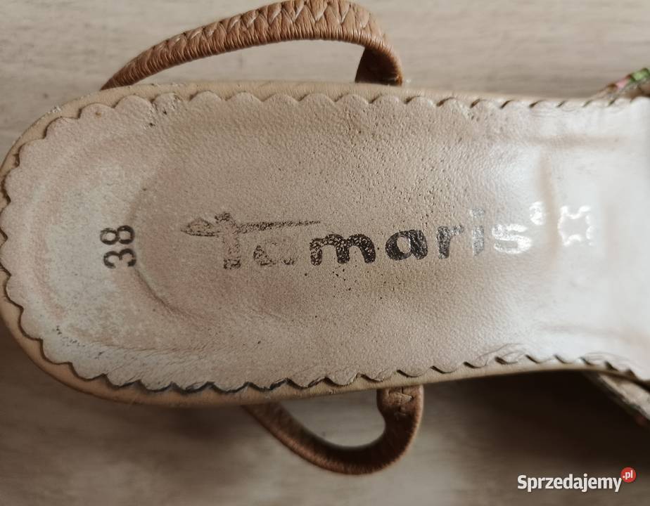 Sandałki pistacjowe z oryginalnym marszczeniem Obuwie Gdańsk