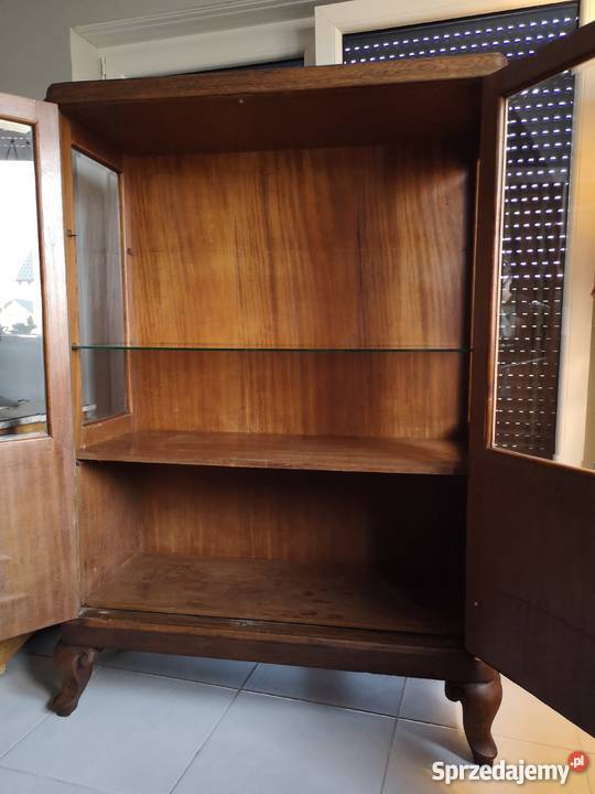 Stara zabytkowa witryna biblioteczka Jarocin